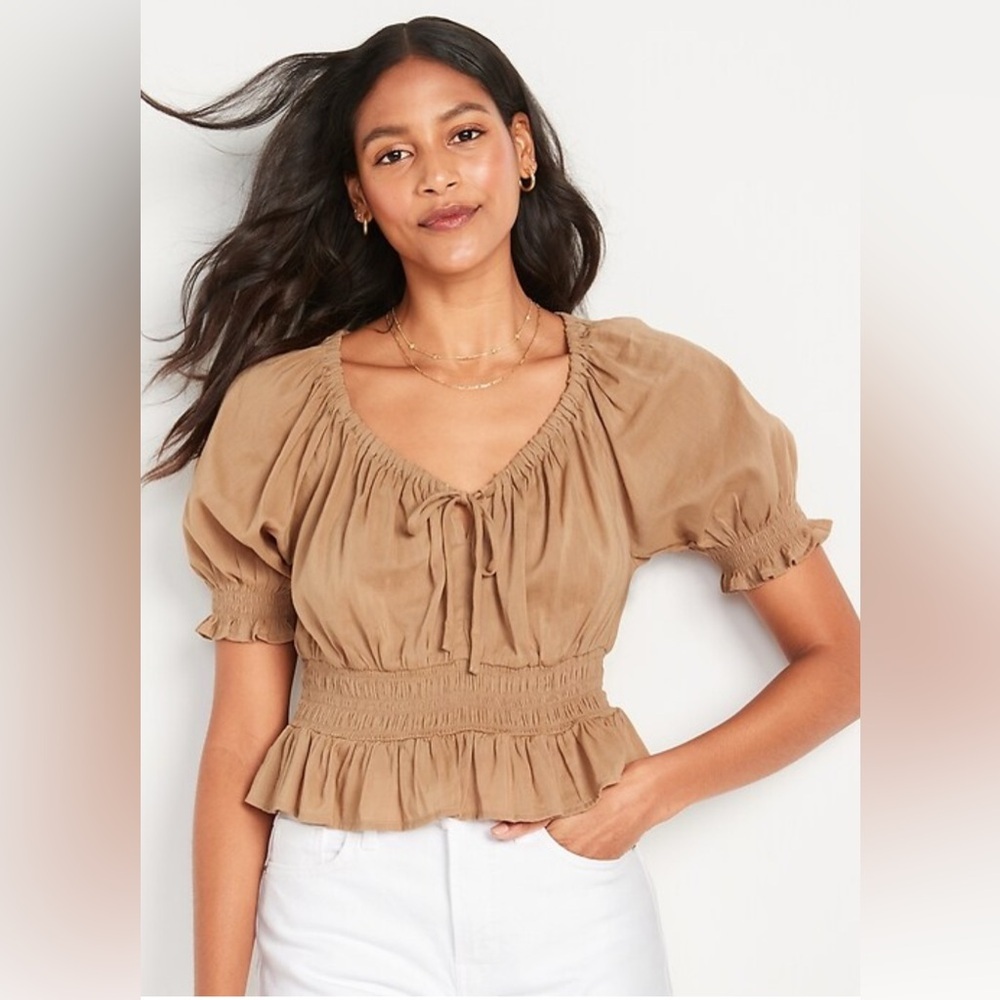 NWT Old Navy Puff Sleeve Smocked Poet Blouse